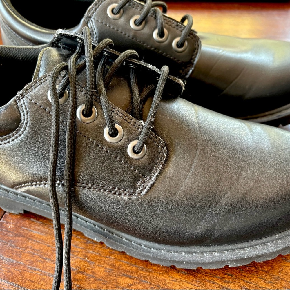 TredSafe Men’s Shoes - Size 11 - Black - Slip Resistant - Classic Men Ahoes